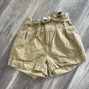 High waisted shorts with tie Size 24